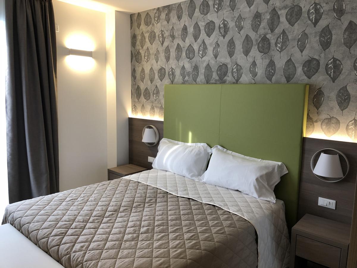 Hotel Iris Jesolo ภายนอก รูปภาพ