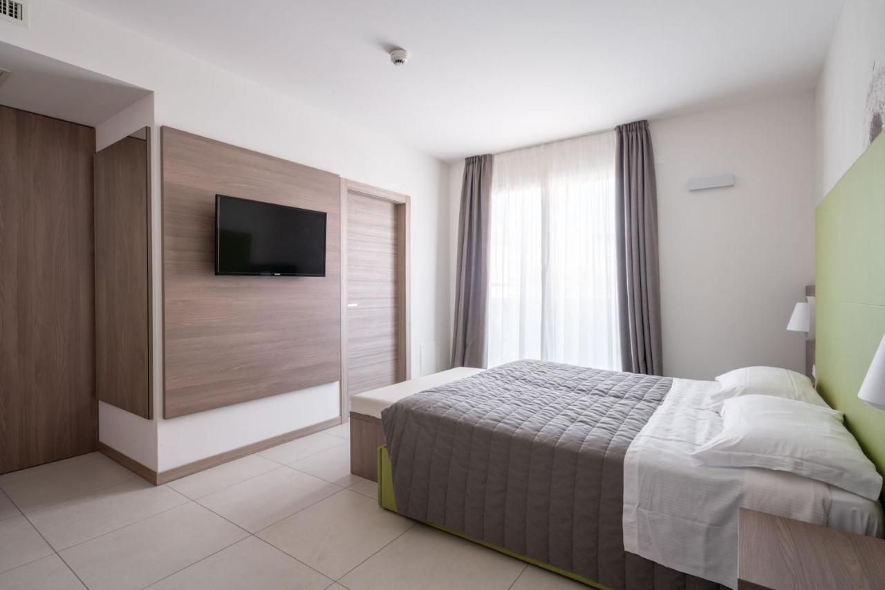 Hotel Iris Jesolo ภายนอก รูปภาพ
