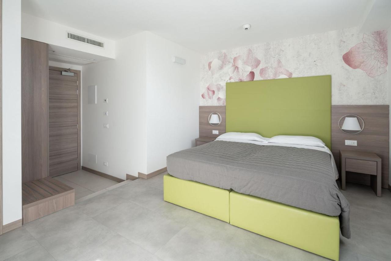 Hotel Iris Jesolo ภายนอก รูปภาพ