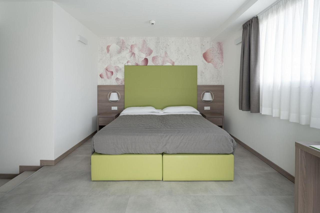 Hotel Iris Jesolo ภายนอก รูปภาพ