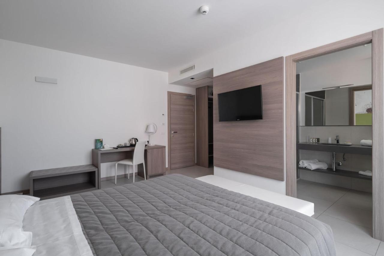 Hotel Iris Jesolo ภายนอก รูปภาพ