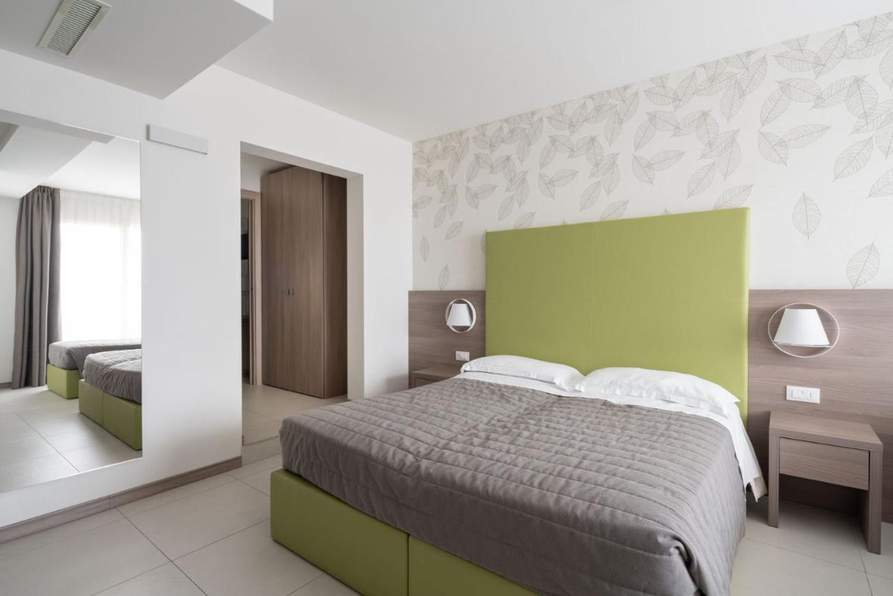 Hotel Iris Jesolo ภายนอก รูปภาพ