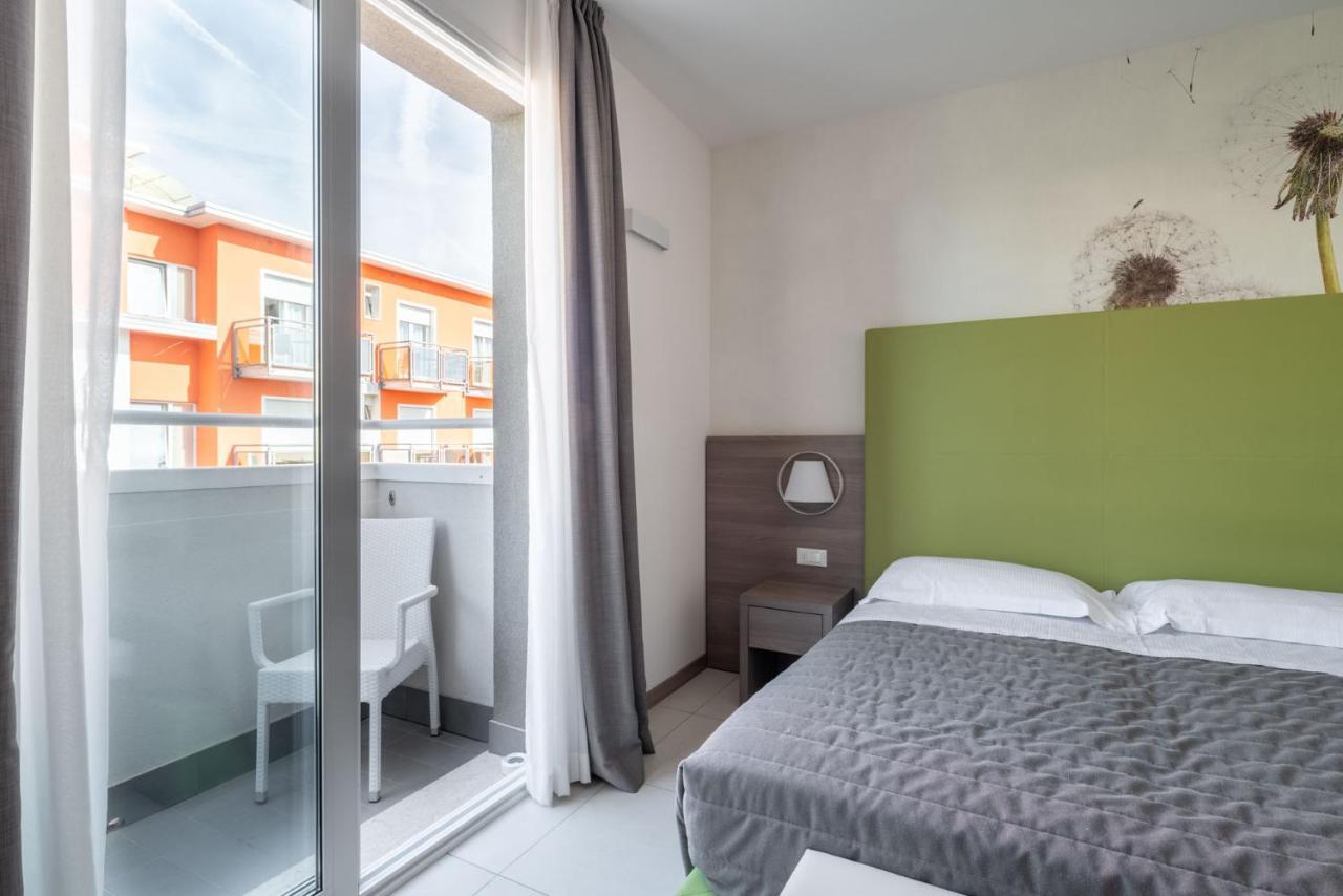 Hotel Iris Jesolo ภายนอก รูปภาพ